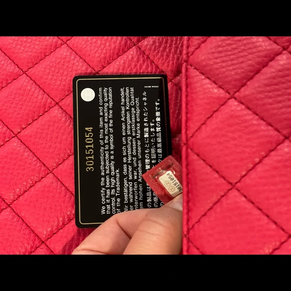 ✨💖Gorgeous Chanel XXL small travel flap bag💖✨ - Picture 4 of 11